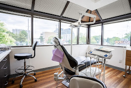 SR SmileCare dental clinic in Toronto - Photo 3